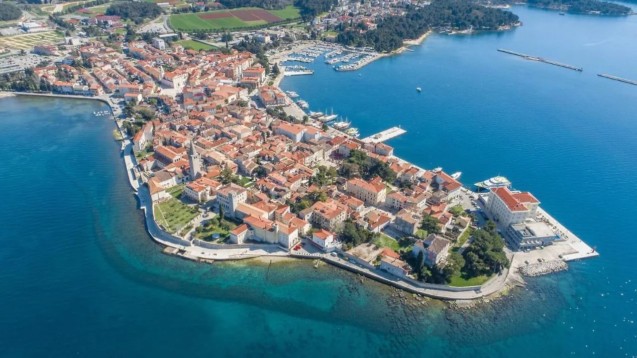 Rooms Vitoria On Joakim Square Porec