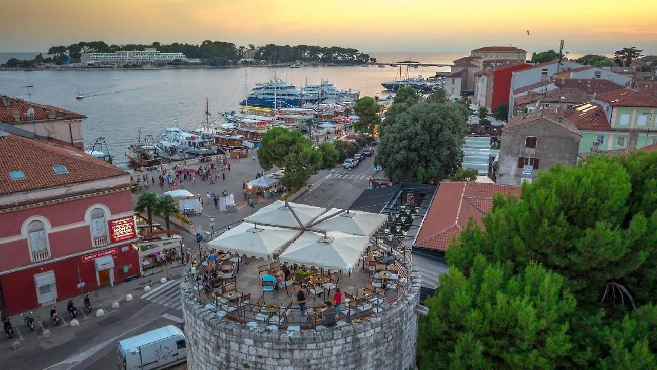 Rooms Vitoria On Joakim Square Porec