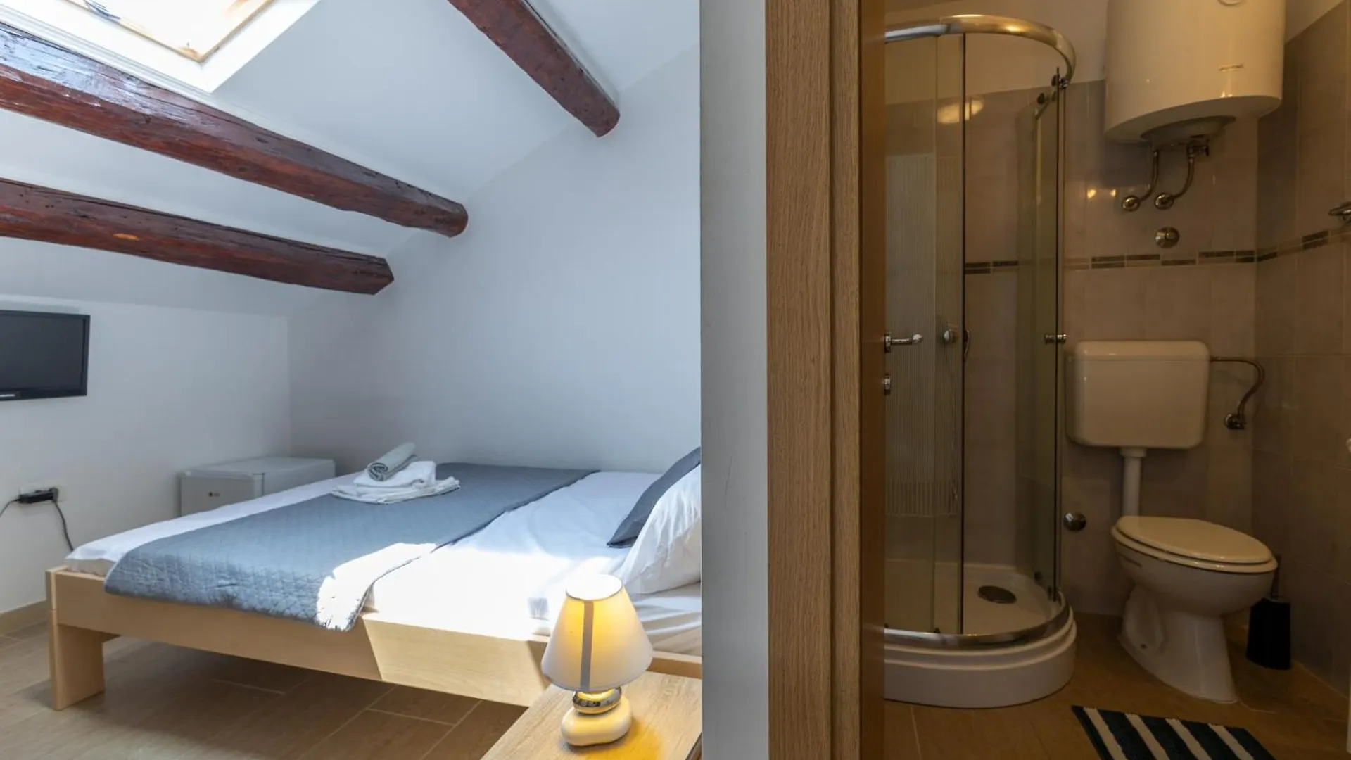 Rooms Vitoria On Joakim Square Porec