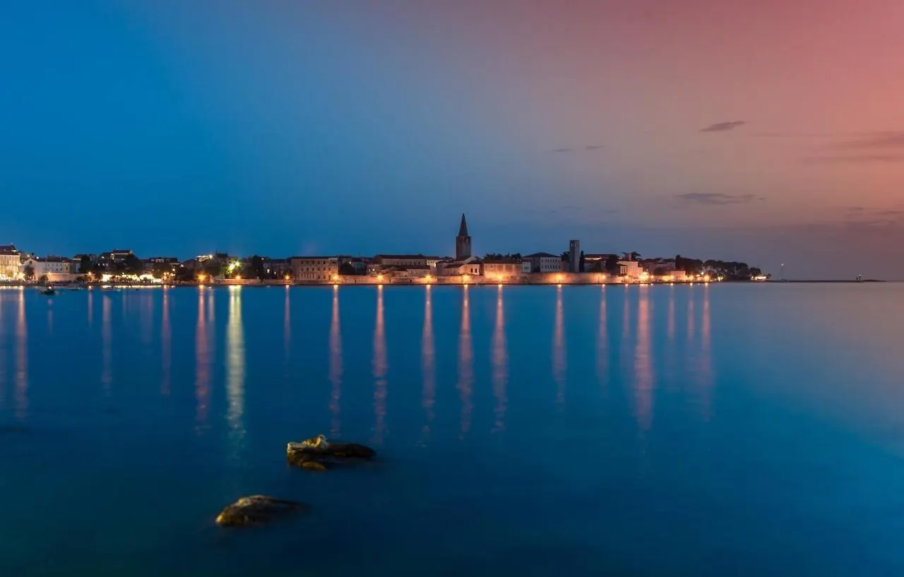 Rooms Vitoria On Joakim Square Porec Croatia