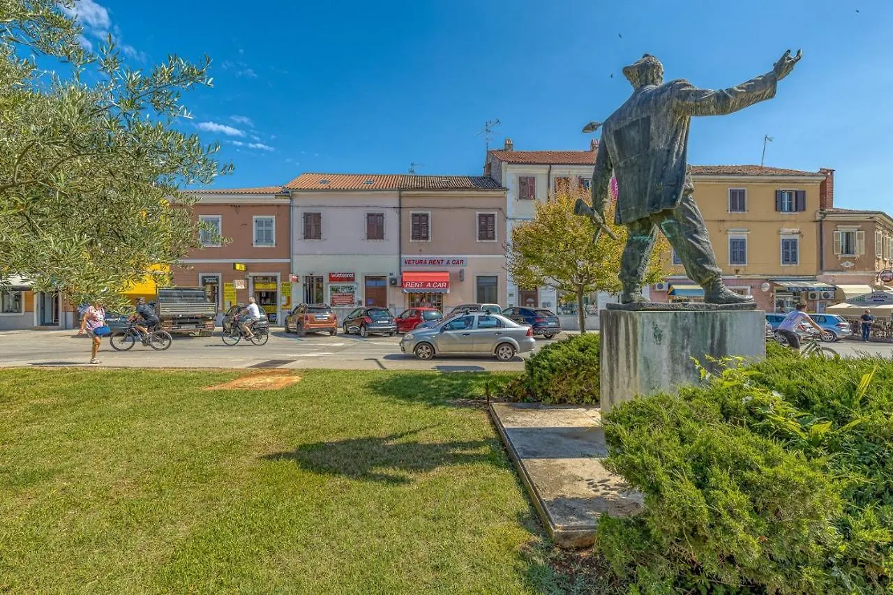 Guest house Rooms Vitoria On Joakim Square Porec