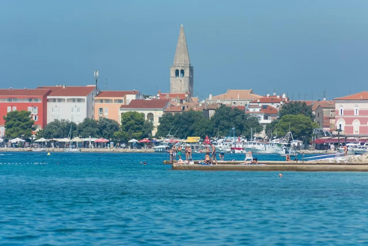 Rooms Vitoria On Joakim Square Porec 0*,