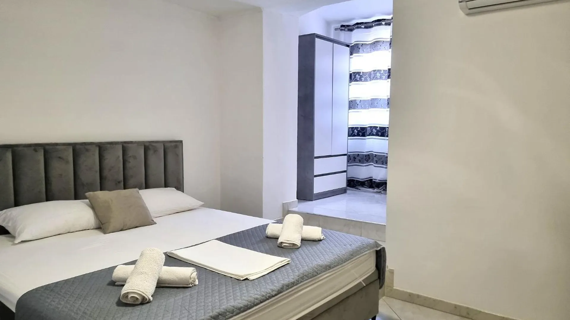 Rooms Vitoria On Joakim Square contacts