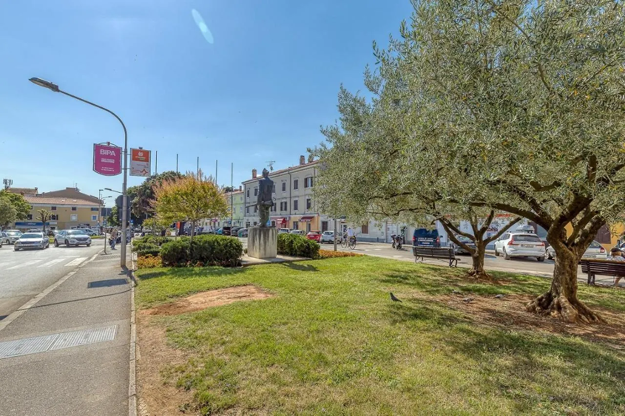 Rooms Vitoria On Joakim Square Porec