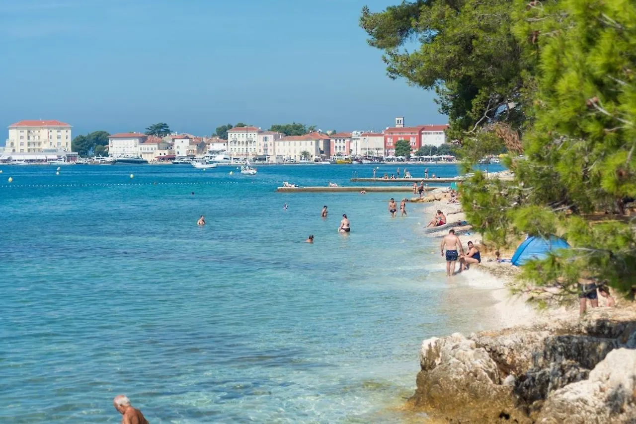 Rooms Vitoria On Joakim Square Porec Guest house