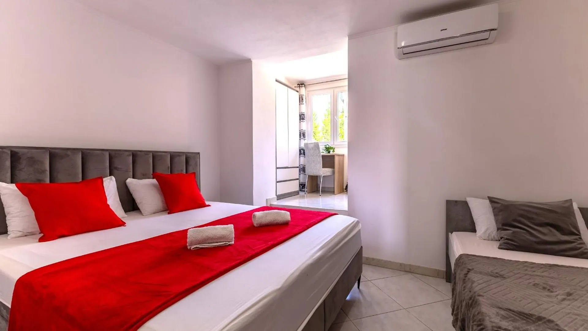 Rooms Vitoria On Joakim Square Porec