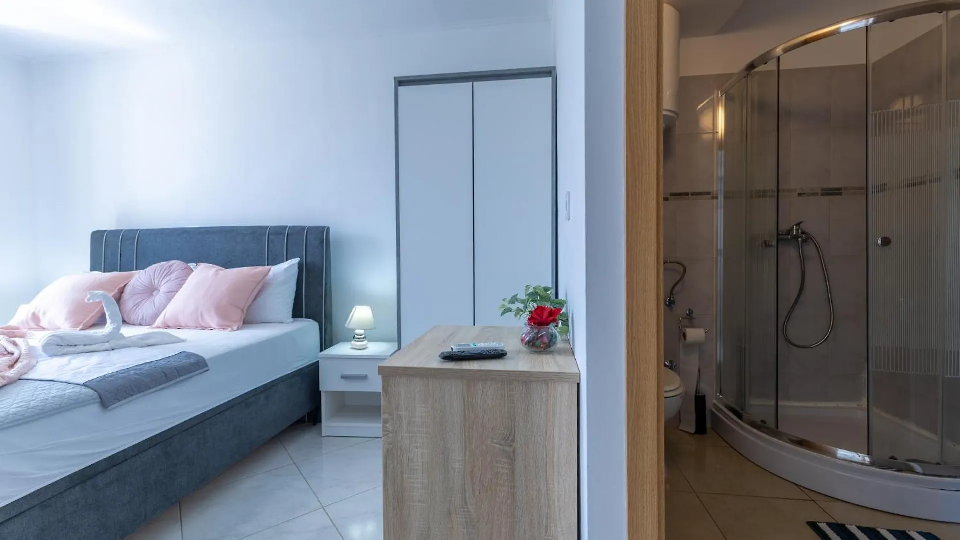 Rooms Vitoria On Joakim Square Porec Guest house